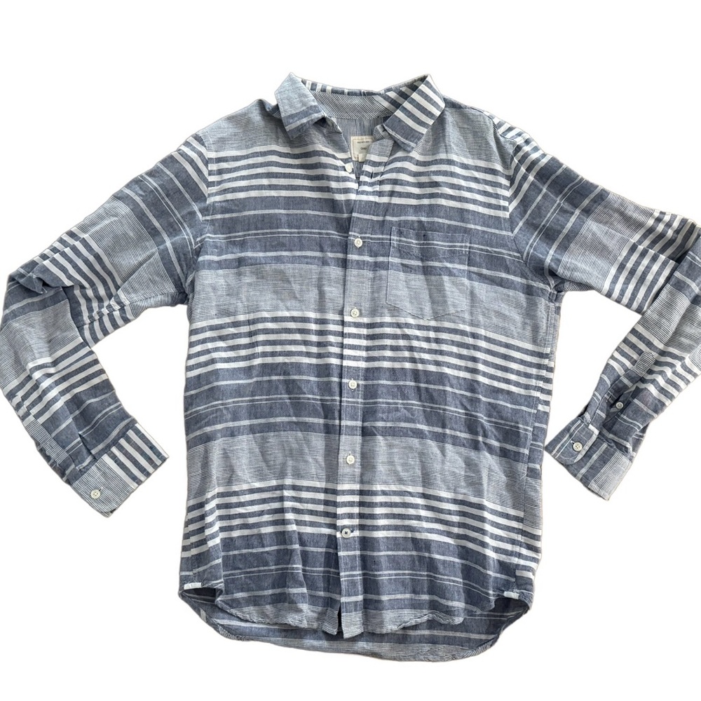 GAP Blue and White Casual Button Down Shirt - linen cotton